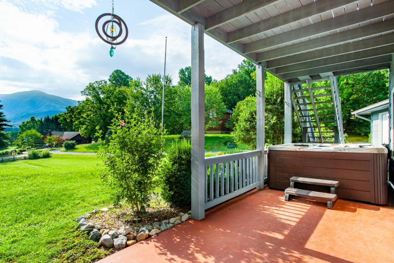 Ole Smoky Bnb - Game Room, Hot Tub, Mtn Views! بيدجن فورج المظهر الخارجي الصورة