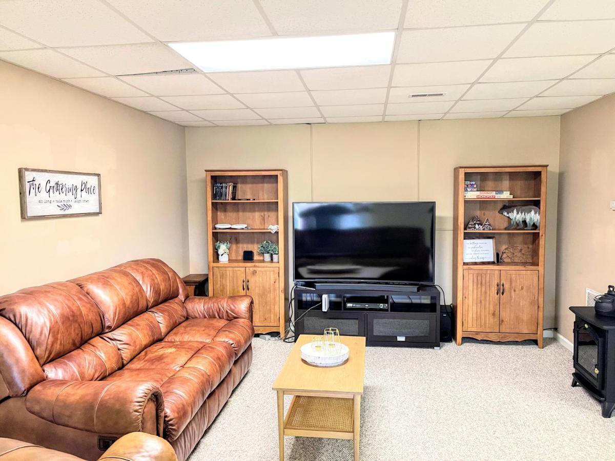 Ole Smoky Bnb - Game Room, Hot Tub, Mtn Views! بيدجن فورج المظهر الخارجي الصورة