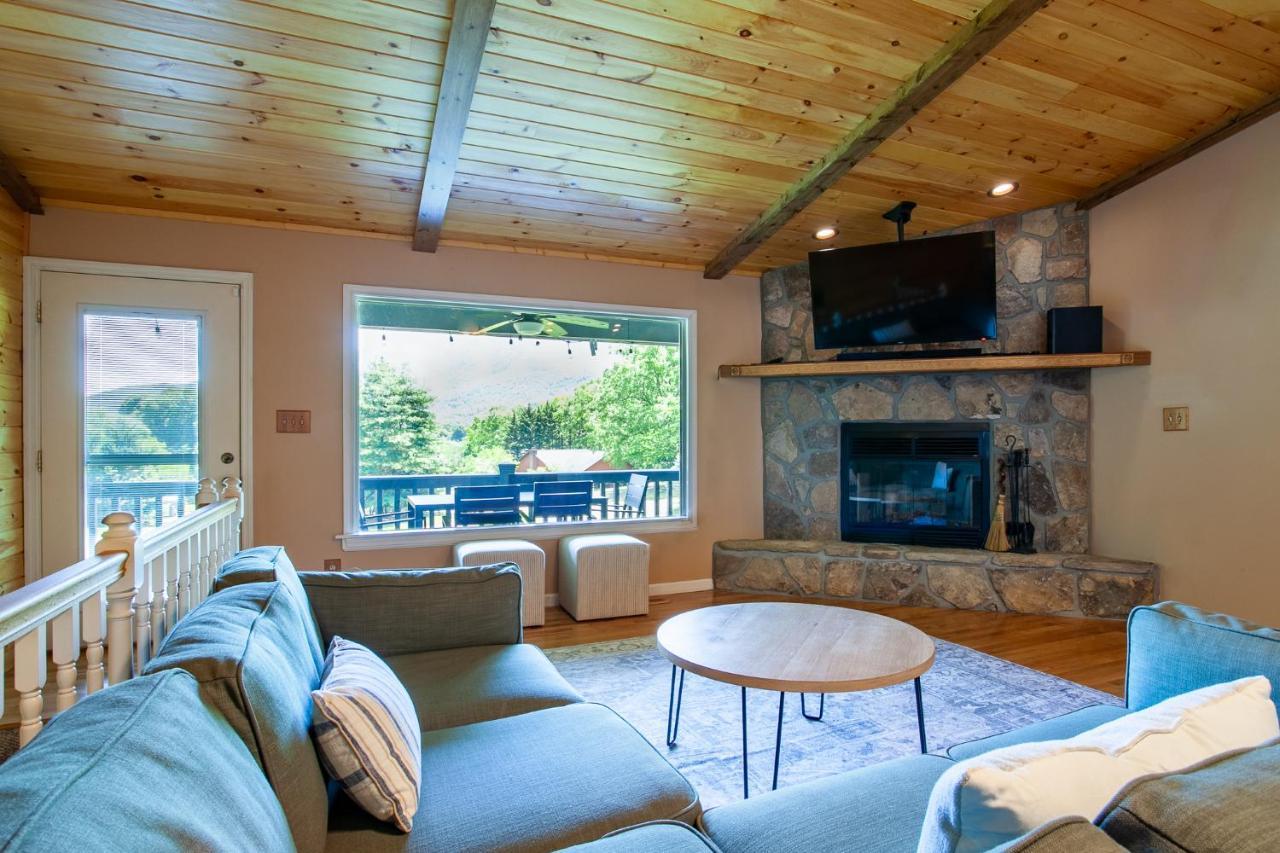 Ole Smoky Bnb - Game Room, Hot Tub, Mtn Views! بيدجن فورج المظهر الخارجي الصورة