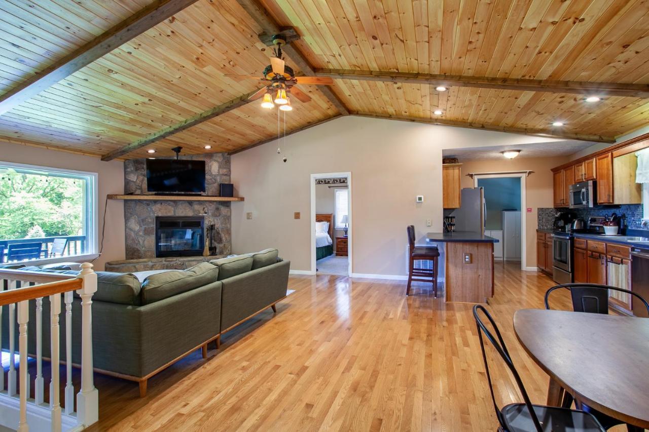 Ole Smoky Bnb - Game Room, Hot Tub, Mtn Views! بيدجن فورج المظهر الخارجي الصورة