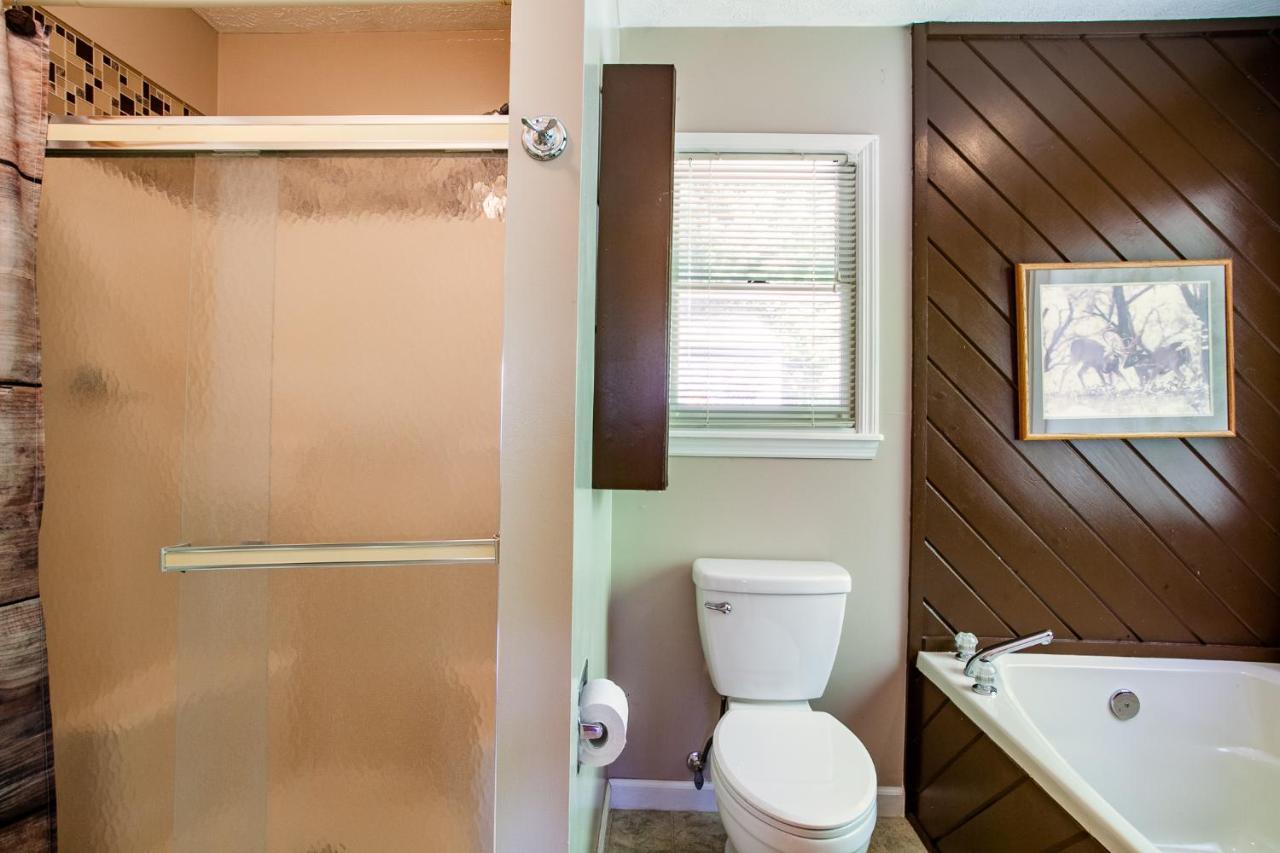 Ole Smoky Bnb - Game Room, Hot Tub, Mtn Views! بيدجن فورج المظهر الخارجي الصورة