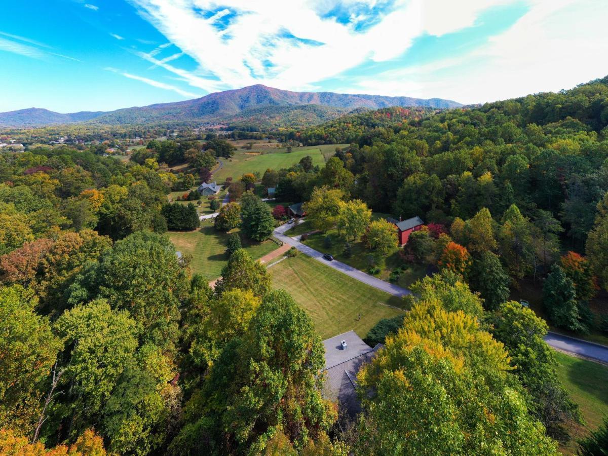 Ole Smoky Bnb - Game Room, Hot Tub, Mtn Views! بيدجن فورج المظهر الخارجي الصورة