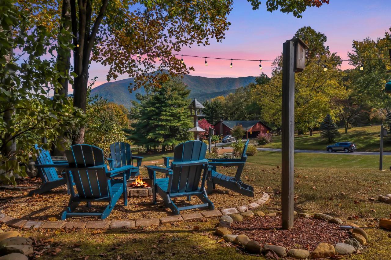 Ole Smoky Bnb - Game Room, Hot Tub, Mtn Views! بيدجن فورج المظهر الخارجي الصورة