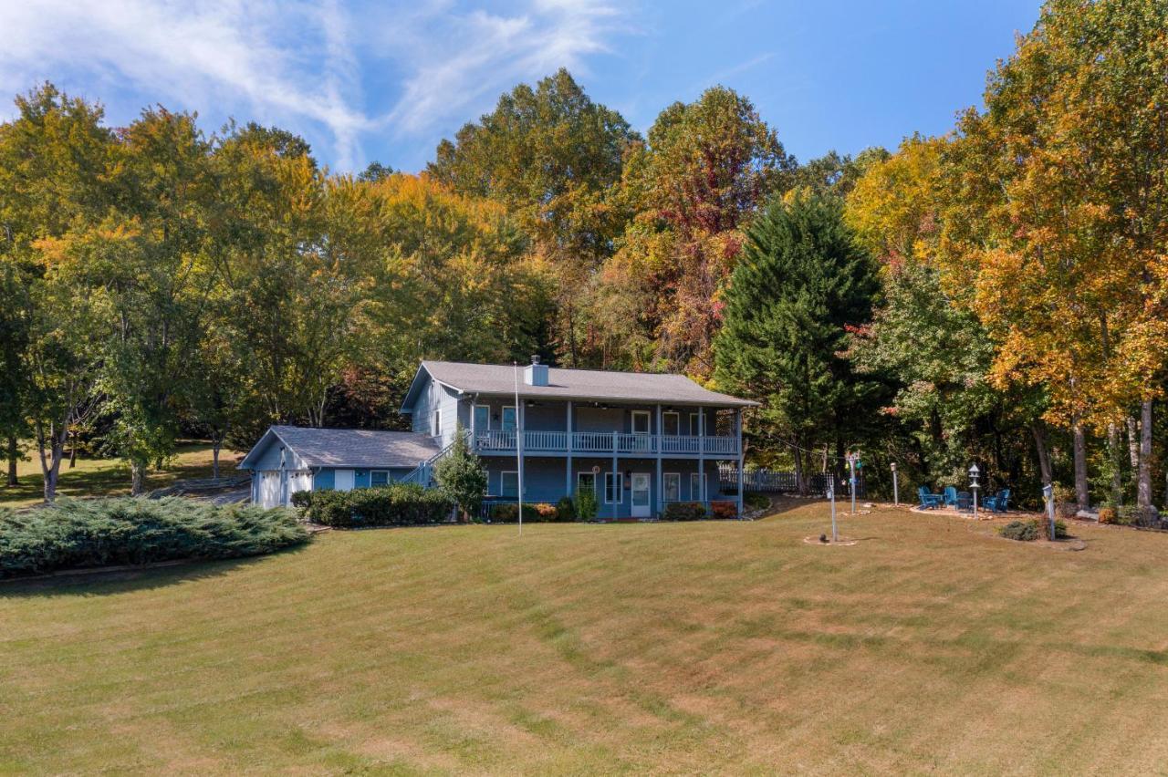 Ole Smoky Bnb - Game Room, Hot Tub, Mtn Views! بيدجن فورج المظهر الخارجي الصورة